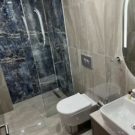Istanblu Atasehir מלון 3*