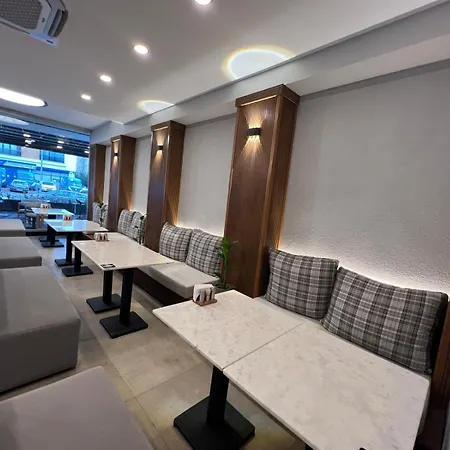 Istanblu Atasehir מלון 3*